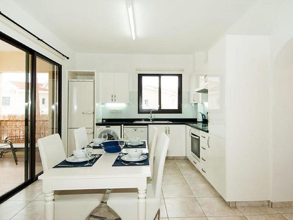 Beautiful 2-Bedroom Apartment - Great Location パ フォス エクステリア 写真